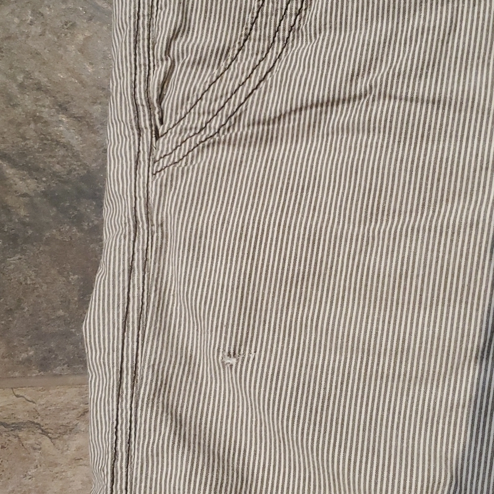 Victory* Shorts - Picture 4 of 7